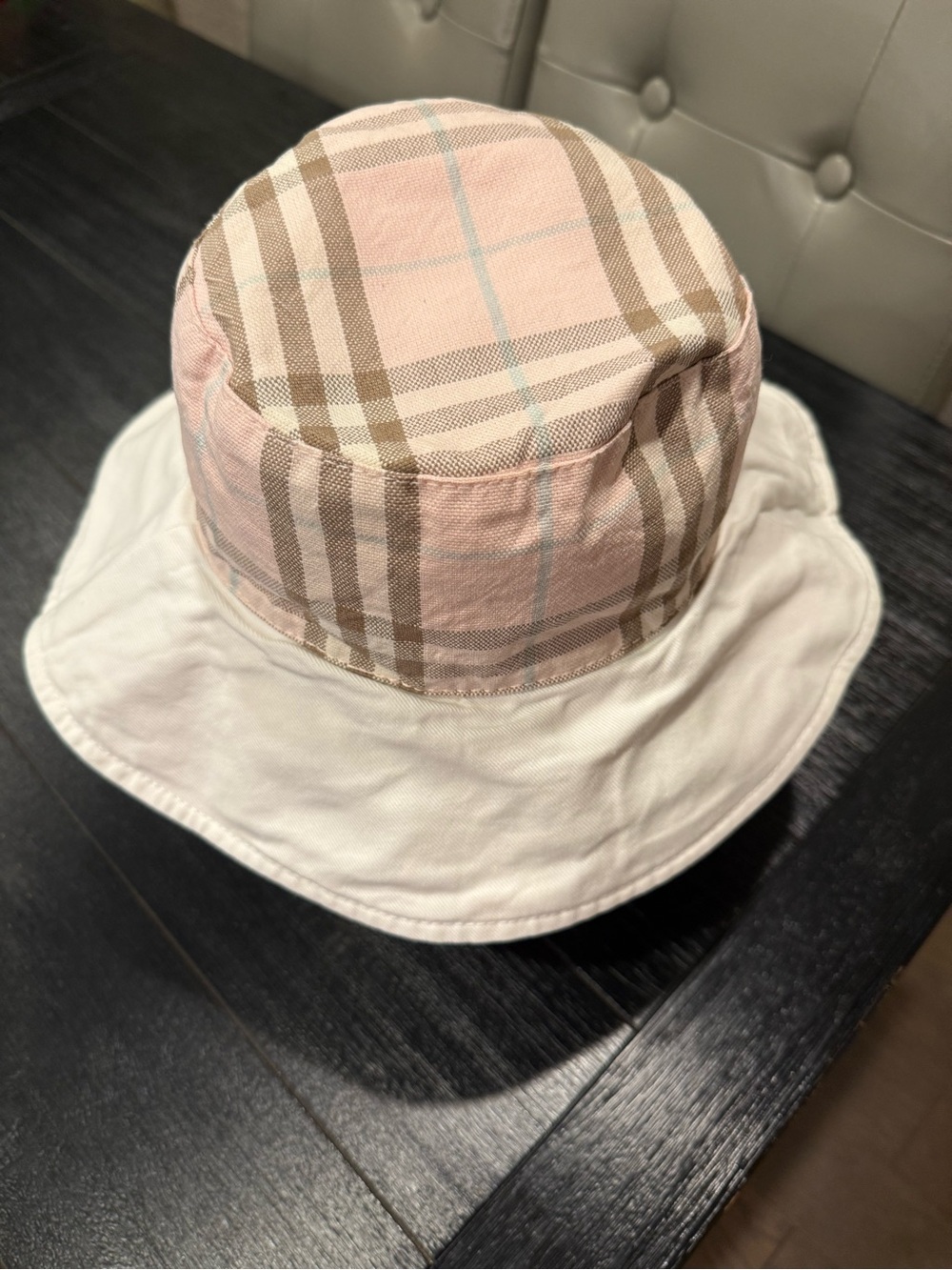 BURBERRY women's pink/neutral burberry bucket hat REVERSIBLE nova check plaid
